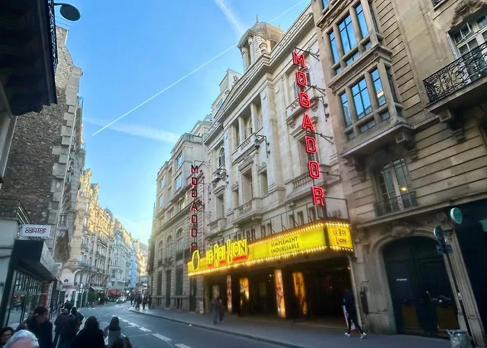 Galeries Lafayette, Opera, Elegant 2 Pieces Au Calme